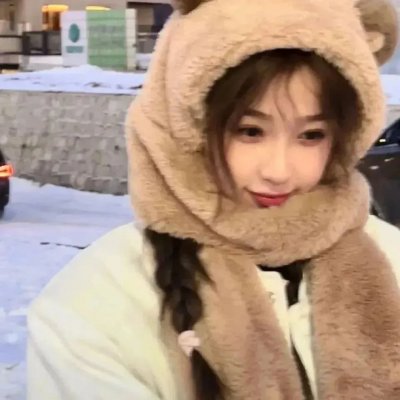 他嚣张狂妄,却对她俯首称臣